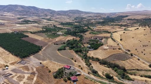 Elazığ'da Roma Villası ve Çocuk Mezarı Bulundu