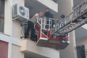 Elazığ'da bodrum katında çıkan yangında 12 kişi dumandan etkilendi