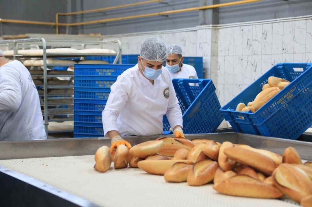 Elazığ'da günlük 20 bin ekmek üretiliyor