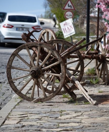 Elazığ'da iki otomobil çarpıştı, 5 kişi yaralandı