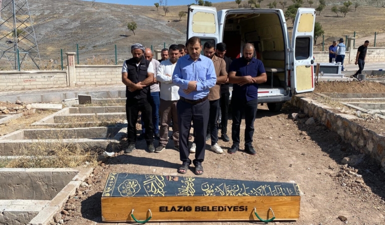 ELAZIĞ'DA YILDIRIMIN İSABET ETTİĞİ ÇOCUK HAYATINI KAYBETTİ