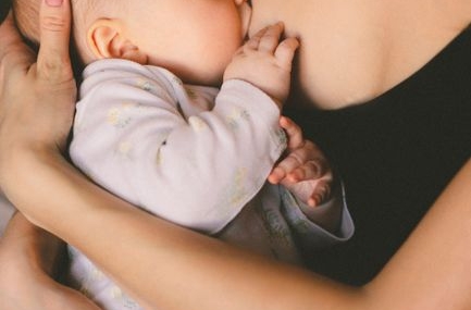 Emzirmenin Anne ve Bebek Sağlığı Üzerindeki Faydaları