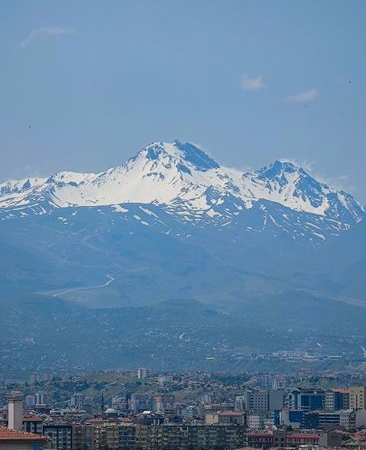 Erciyes Üniversitesi'ne 21 Laboratuvarlı Yeni Bina Kazandırıldı