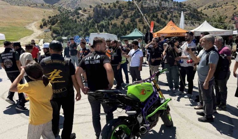 Erzincan'da Ergan Motofest Motosiklet Akrobasi Gösterisiyle Başladı