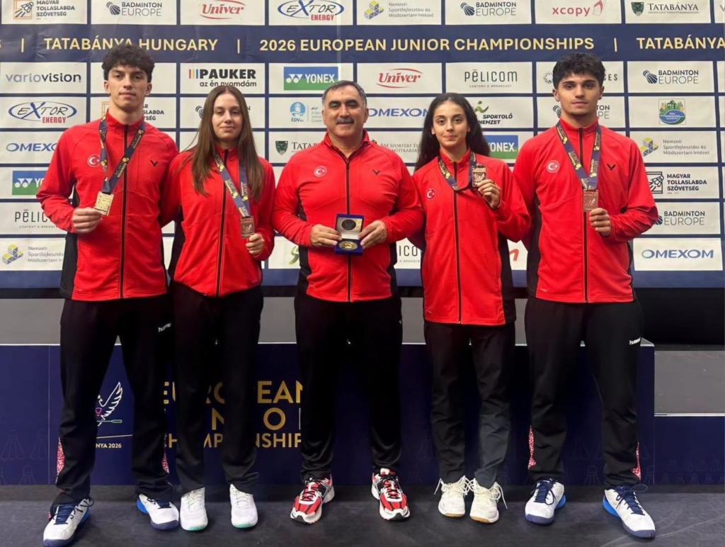 Erzincanlı sporcular Avrupa Gençler Badminton Şampiyonası'nda bronz madalya kazandı