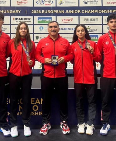 Erzincanlı sporcular Avrupa Gençler Badminton Şampiyonası'nda bronz madalya kazandı