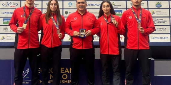 Erzincanlı sporcular Avrupa Gençler Badminton Şampiyonası'nda bronz madalya kazandı