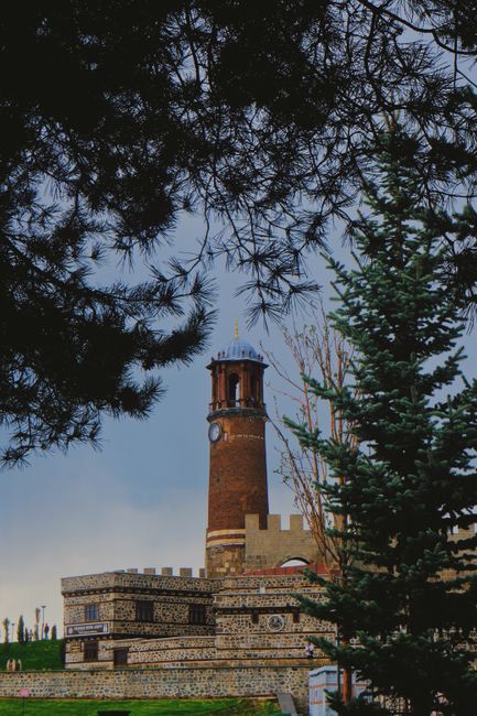 Erzurum Valisi Aydın Baruş, İHA Bölge Müdürlüğü'nü Ziyaret Etti