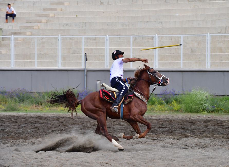 Erzurum'da Cirit Takımı Sele Kapılmaktan Kurtuldu