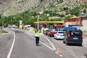 Erzurum'da Jandarma, 73 Aranan Şahsı Yakaladı