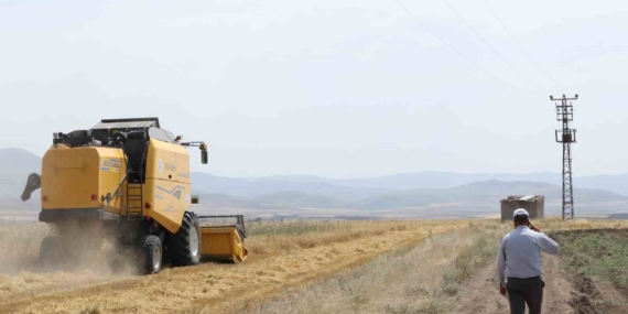 Erzurum'da çiftçilere biçerdöver desteği sağlanıyor