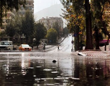 Erzurum'da sağanak yağış sonrası sel meydana geldi