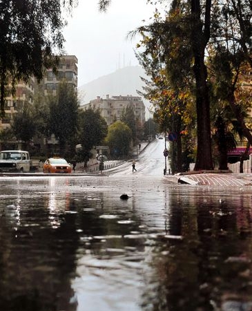 Erzurum'da sağanak yağış sonrası sel meydana geldi
