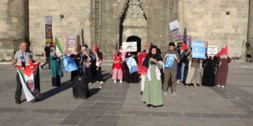 Erzurum'da sağlık çalışanları Gazze için sessiz yürüyüş düzenledi