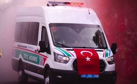 Erzurum'da sağlıkçılar Gazze için 142. kez yürüdü