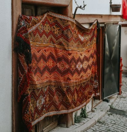 Erzurumlu Şeyma Sezer, Kilim Üzerine Türk Tarihini Resmediyor