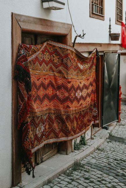 Erzurumlu Şeyma Sezer, Kilim Üzerine Türk Tarihini Resmediyor