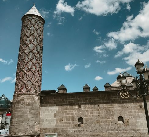 Erzurum'un petrol tarihi: II. Abdülhamid’in istihbaratçısı belgeleri ortaya çıkardı