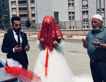 Esenler TEM'de Düğün Konvoyuna Ceza Uygulandı