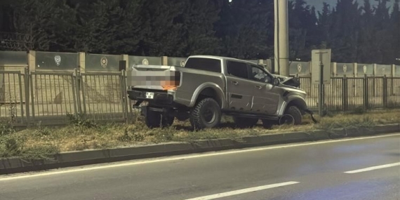 Eskişehir'de Arazi Aracı PTS Direğine Çarptı: 1 Yaralı