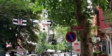 Eskişehir'de Şair Fuzuli Caddesi'nde Çift Sıra Park Sorunu