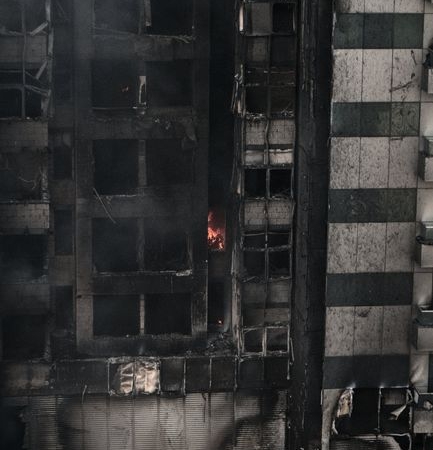 Eskişehir'de apartmanda çıkan yangında 5 kişi dumandan etkilendi