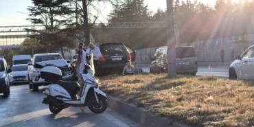 Eskişehir'de otomobil refüje çıktı, kaza maddi hasarla atlatıldı