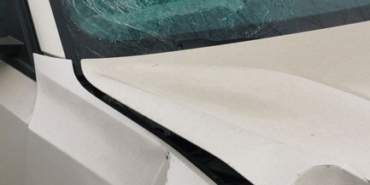Eskişehir'de tuğla yüklü tırla çarpışan otomobilde yaralı var
