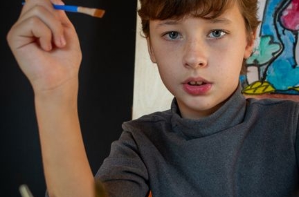 Eskişehir'deki Frig Sergisinde 6 Yaşındaki Ressam İlgi Odağı Oldu