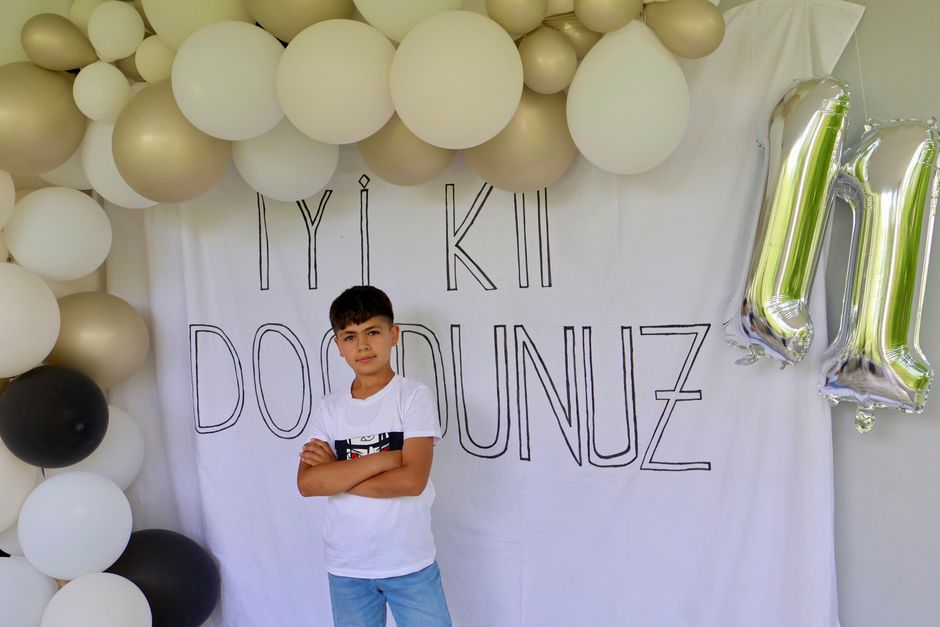 Eskişehirli 11 yaşındaki voleybolcu Eczacıbaşı'na transfer oldu