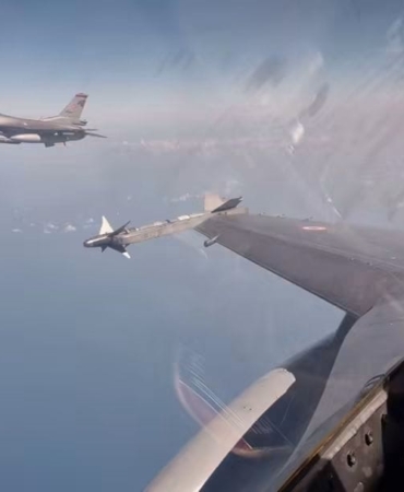 F-16'lar Karadeniz'de eğitim uçuşu gerçekleştirdi