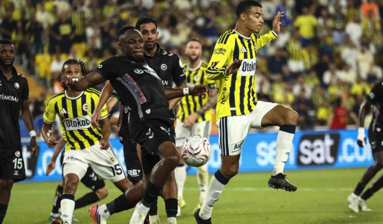 Fenerbahçe, Konyaspor'u 4-2 ile geçti