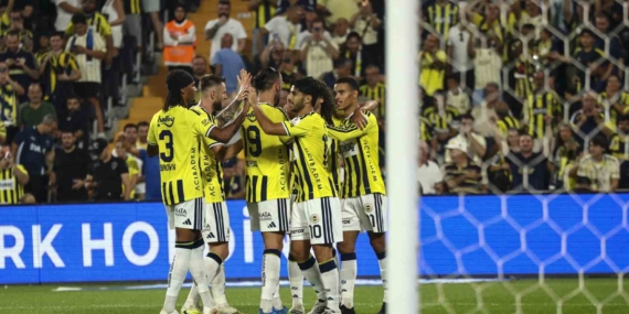 Fenerbahçe, Konyaspor'u 4-2 yenerek 5 maçlık seriyi sürdürdü