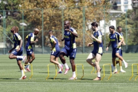 Fenerbahçe Lyon ile rövanş maçı hazırlıklarına başladı