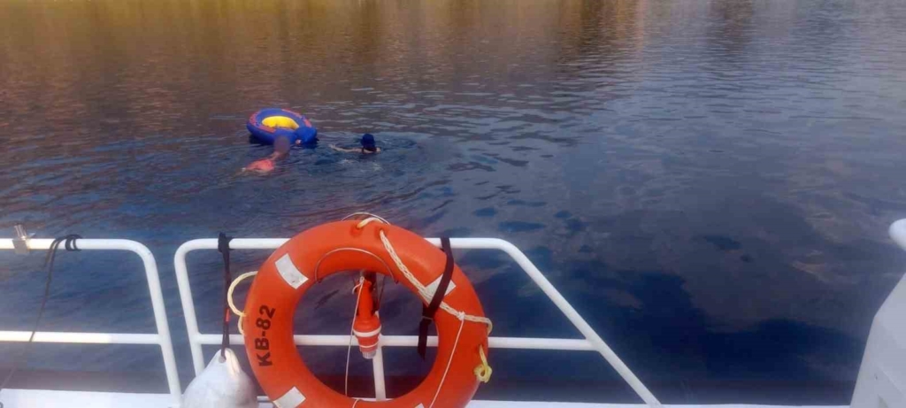Fethiye açıklarında sürüklenen iki kişi kurtarıldı