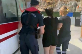 Fethiye'de gezi teknesinde rahatsızlanan yolcu karaya tahliye edildi