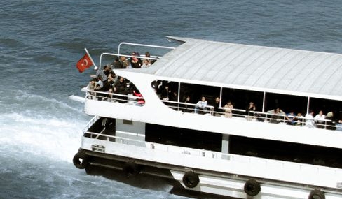 Fethiye'de gezi teknesinde yangın: 115 yolcu denize atladı