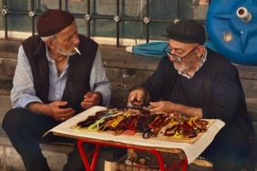 Gaziantepli Fatih Acem, Tespih Yaparak Engelleri Aşıyor