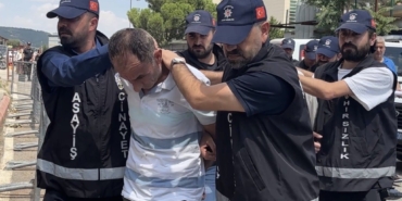 Gaziantep'te Milletvekilini Bıçaklayan Zanlı ve Oğlu Tutuklandı