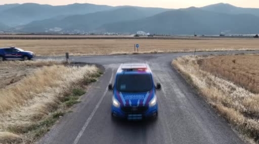 Gaziantep'te jandarma anız yangınlarına karşı dronla devriye yapıyor