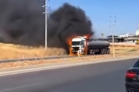 Gaziantep'te seyir halindeki tanker alev aldı