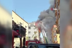 Gaziosmanpaşa'da 4 katlı binanın çatısında yangın çıktı