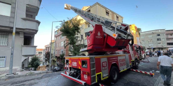 Gaziosmanpaşa'da çatı katında yangın: 1 kişi hayatını kaybetti