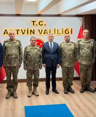 Genelkurmay Başkanı Bayraktaroğlu Artvin'de Askeri Birlikleri Denetledi