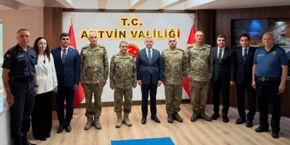 Genelkurmay Başkanı Bayraktaroğlu Artvin'de Askeri Birlikleri Denetledi