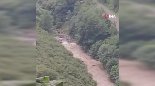 Giresun'da sel felaketi iki kız kardeşi hayatından etti
