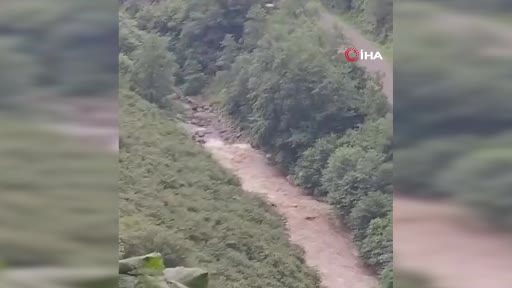 Giresun'da sel felaketi iki kız kardeşi hayatından etti