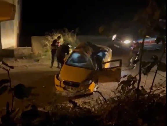 Giresun'da ticari taksi şarampole devrildi, sürücü hayatını kaybetti