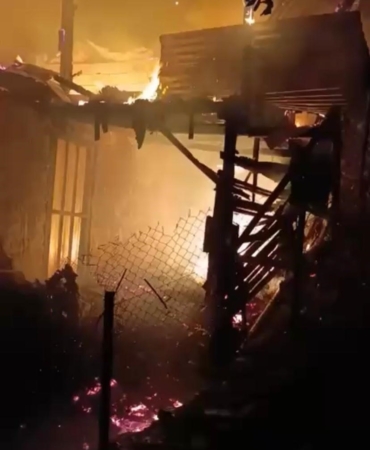 Hatay'da 2 katlı ahşap evde yangın: Can kaybı yok