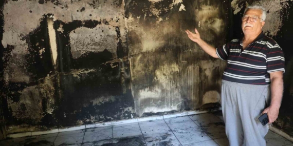 Hatay'da 40 yıllık ev yangında kül oldu